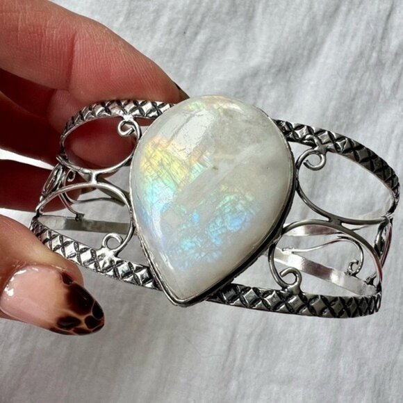925 OMG OMG GORGEOUS Rainbow Flash Moonstone Teardrop Cuff Bracelet - Picture 4 of 9